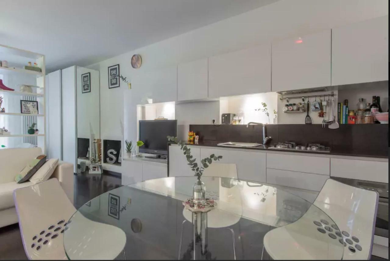 Lovely Apartment In The Heart Of Milan Bagian luar foto