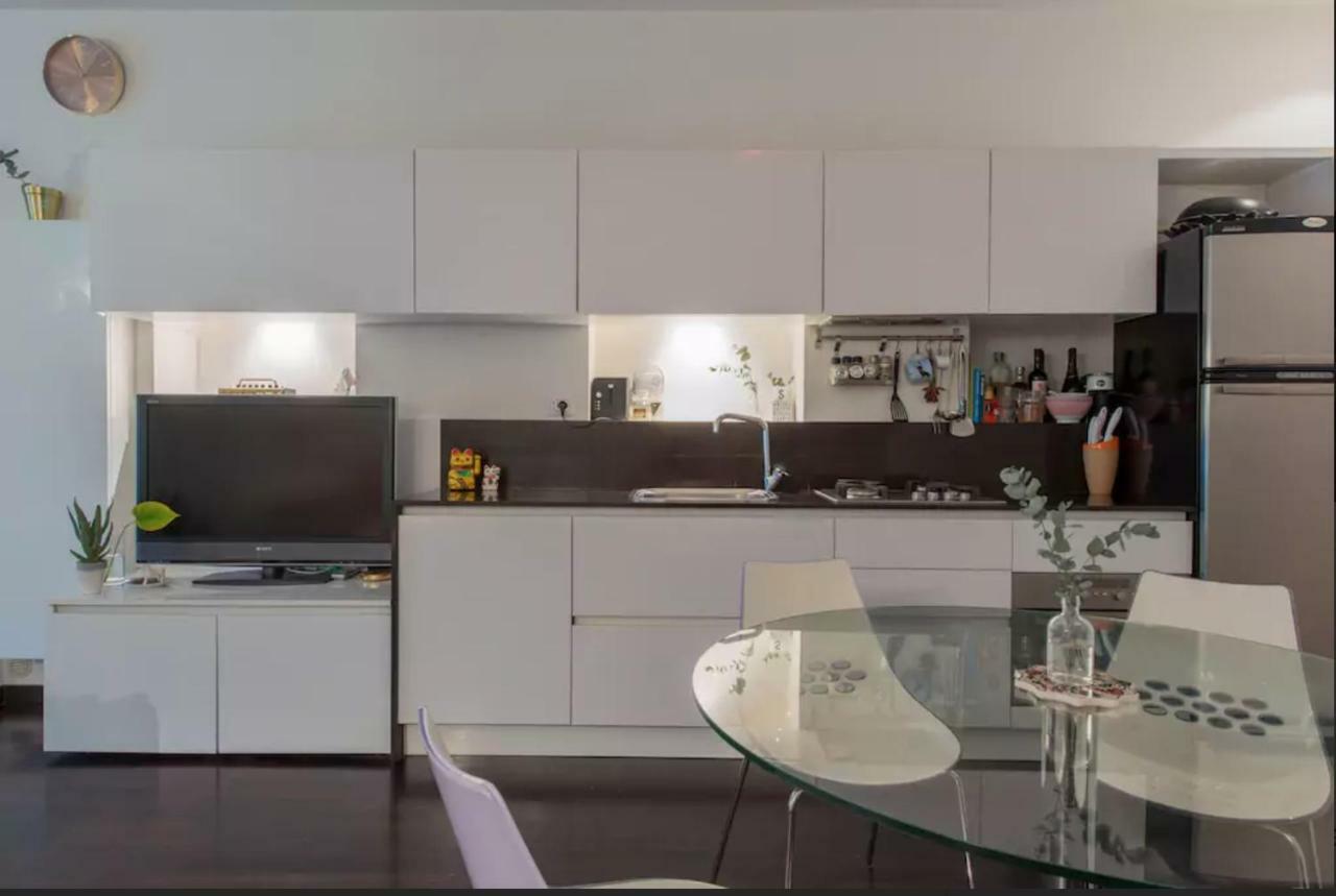 Lovely Apartment In The Heart Of Milan Bagian luar foto
